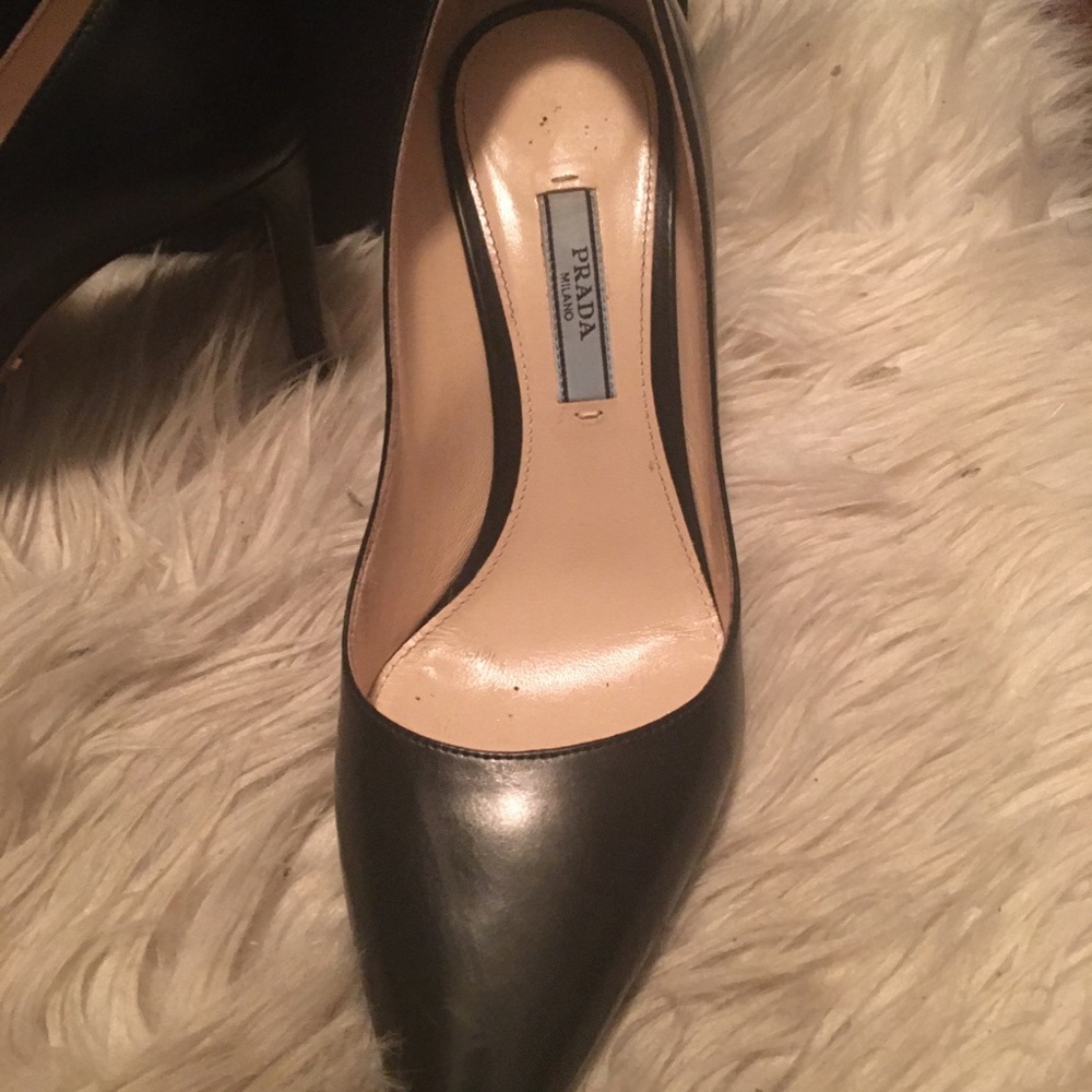Prada heels - Picture 2 of 3